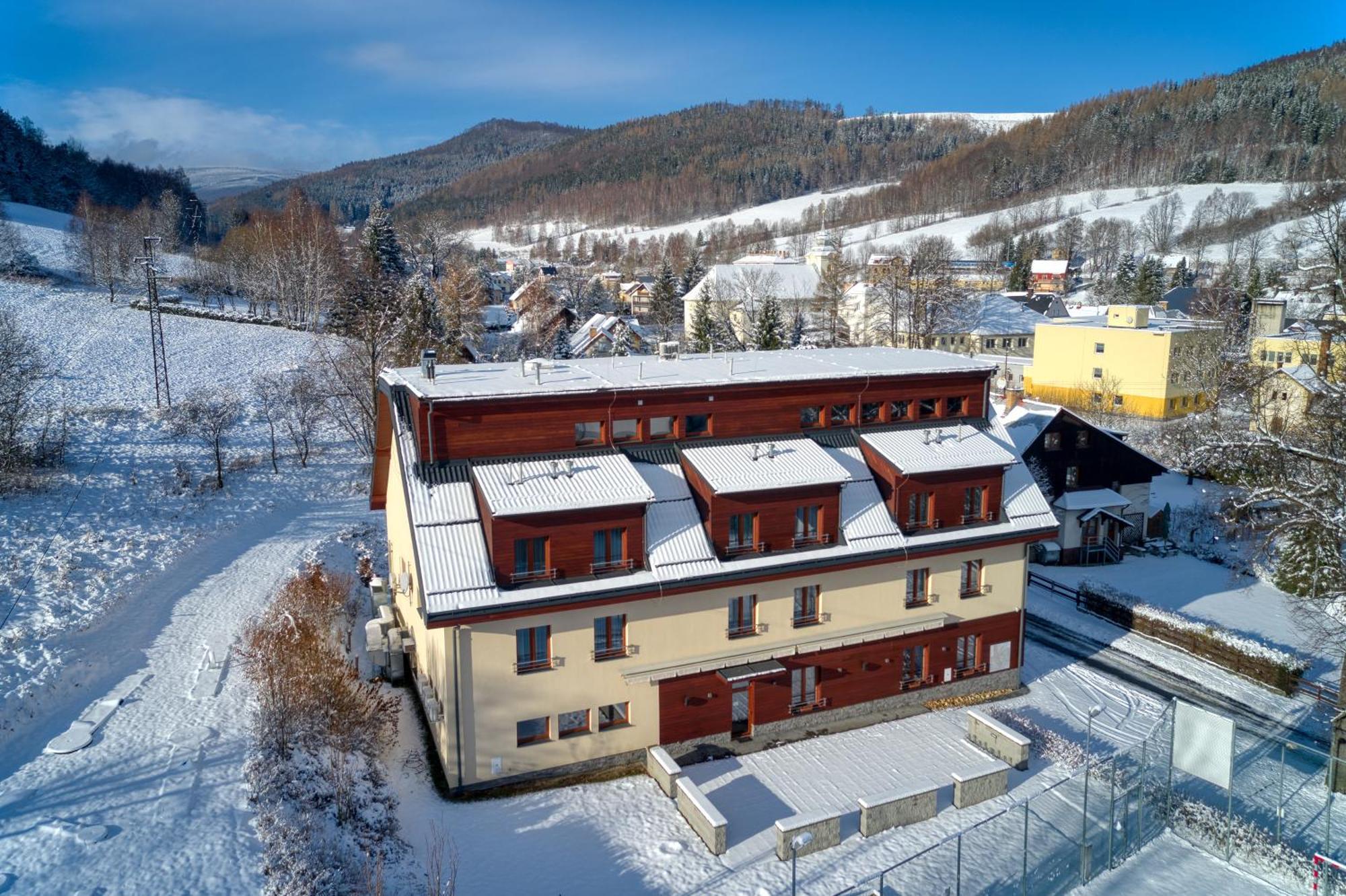 Hotel Toc Lipova Lazne Bagian luar foto