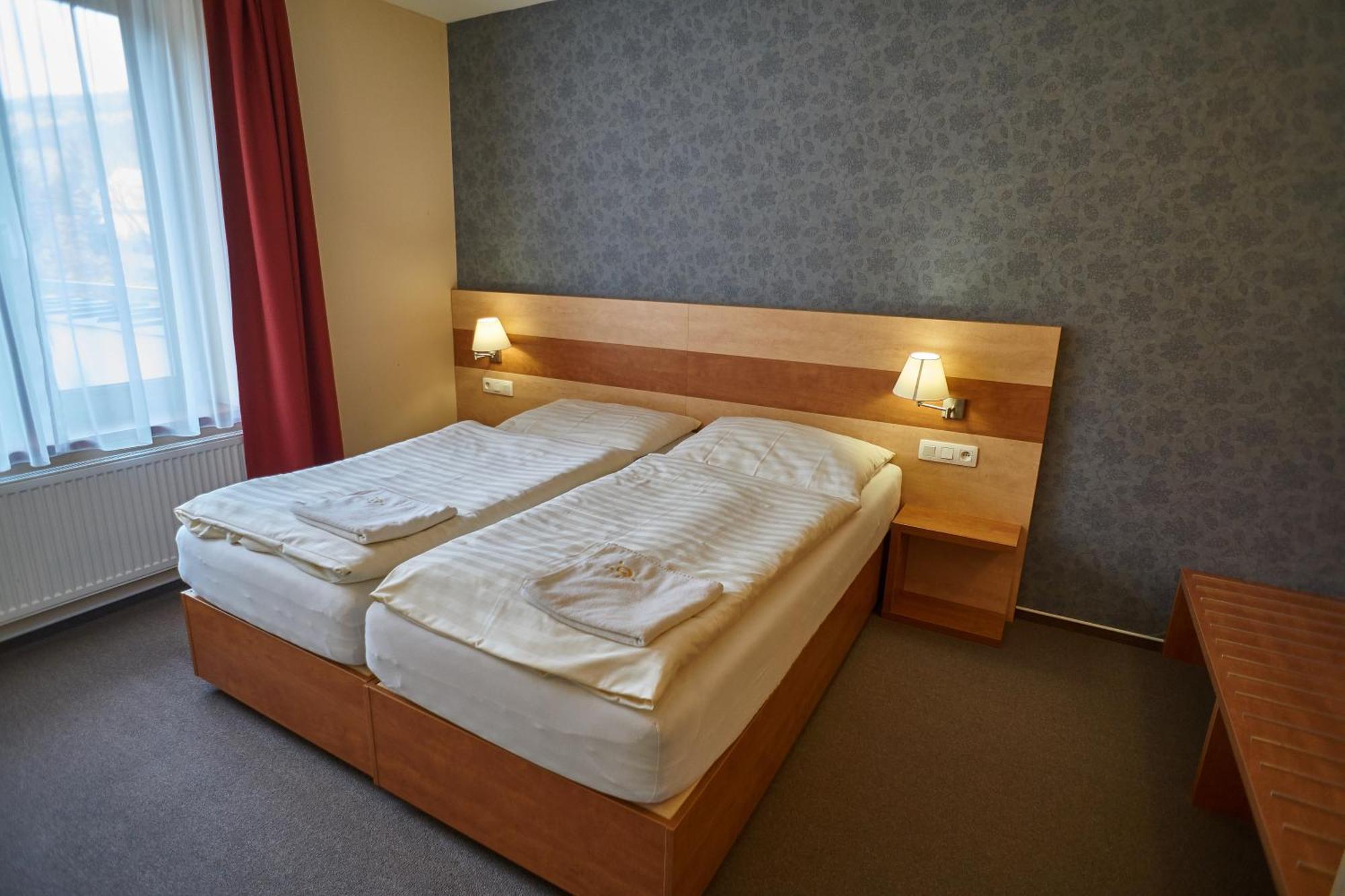 Hotel Toc Lipova Lazne Bagian luar foto