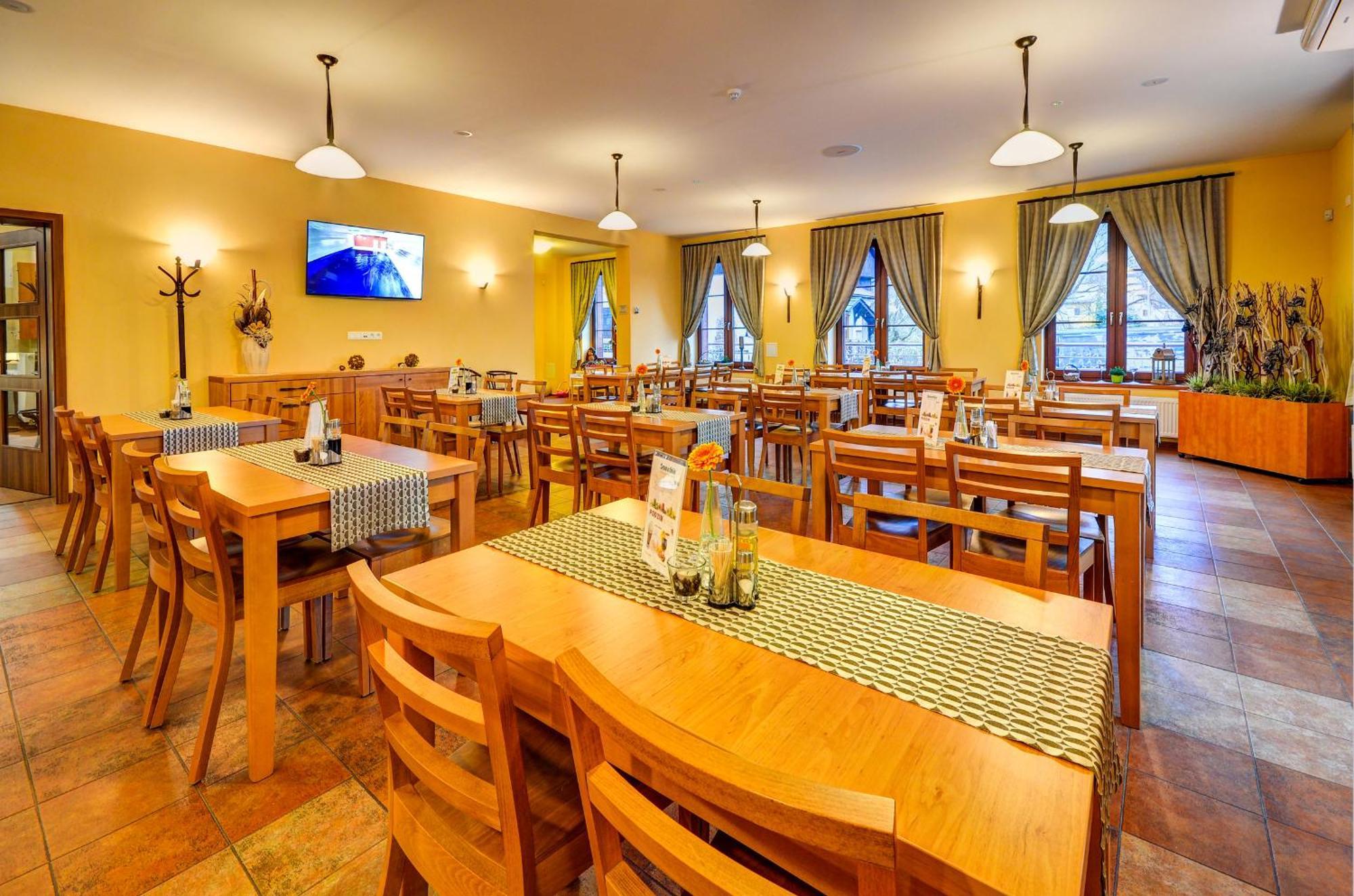 Hotel Toc Lipova Lazne Bagian luar foto