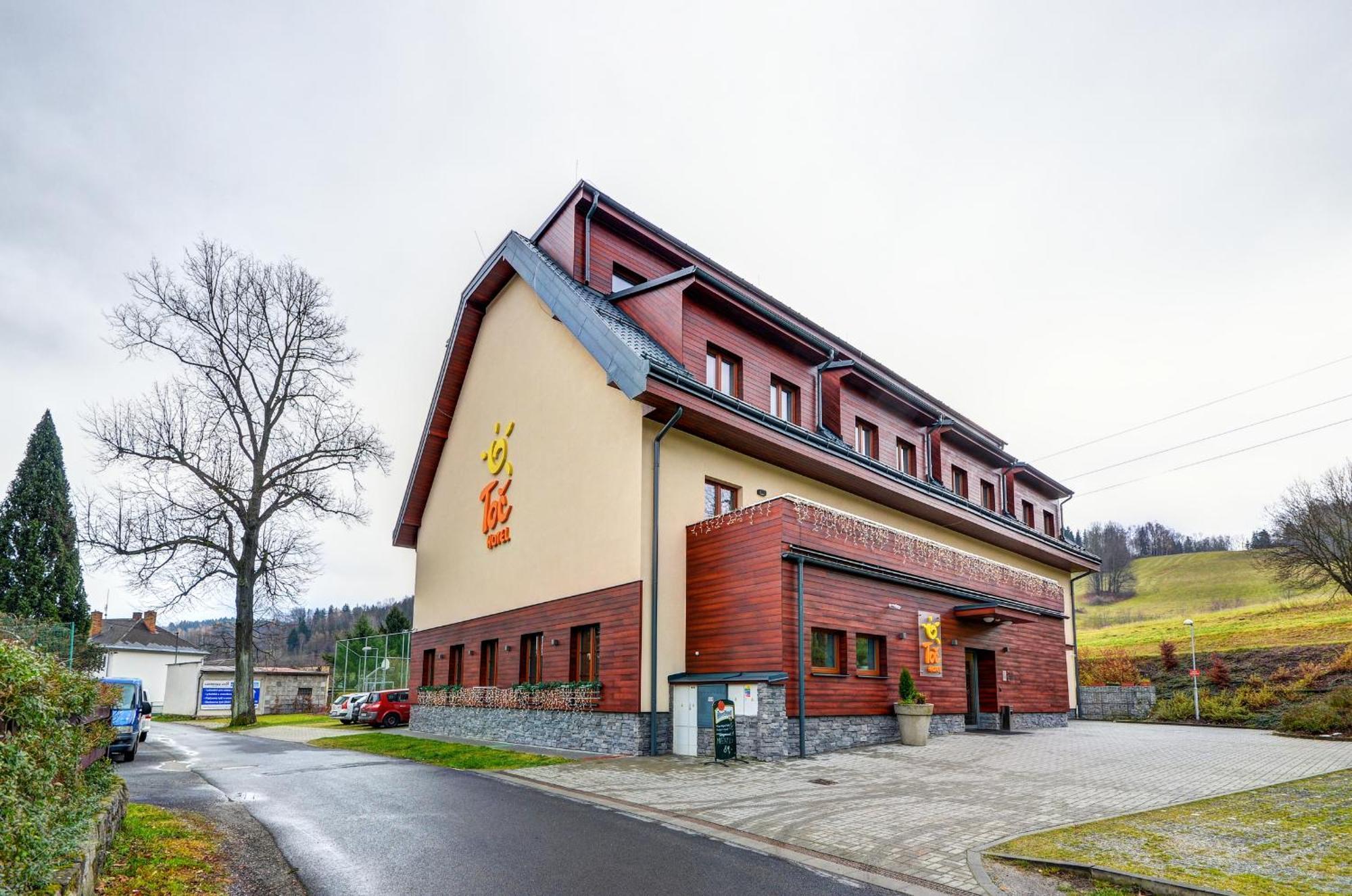 Hotel Toc Lipova Lazne Bagian luar foto