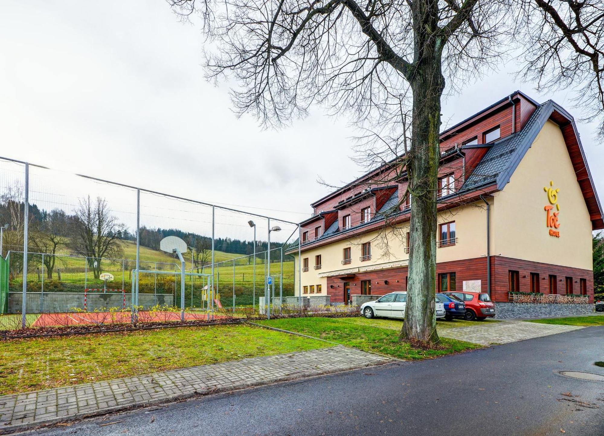 Hotel Toc Lipova Lazne Bagian luar foto