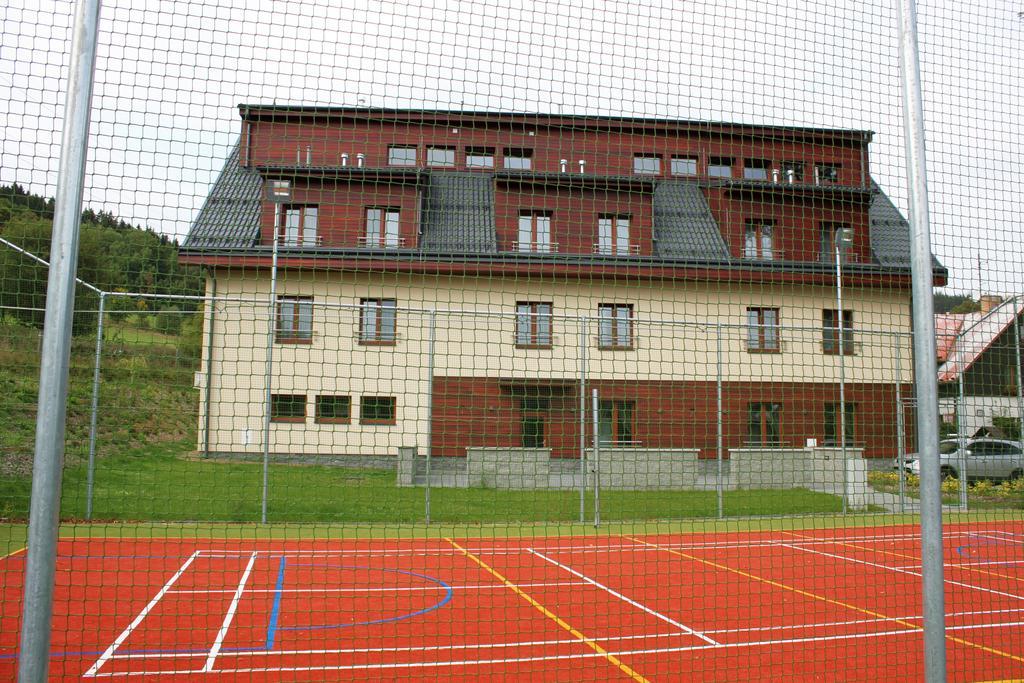 Hotel Toc Lipova Lazne Bagian luar foto