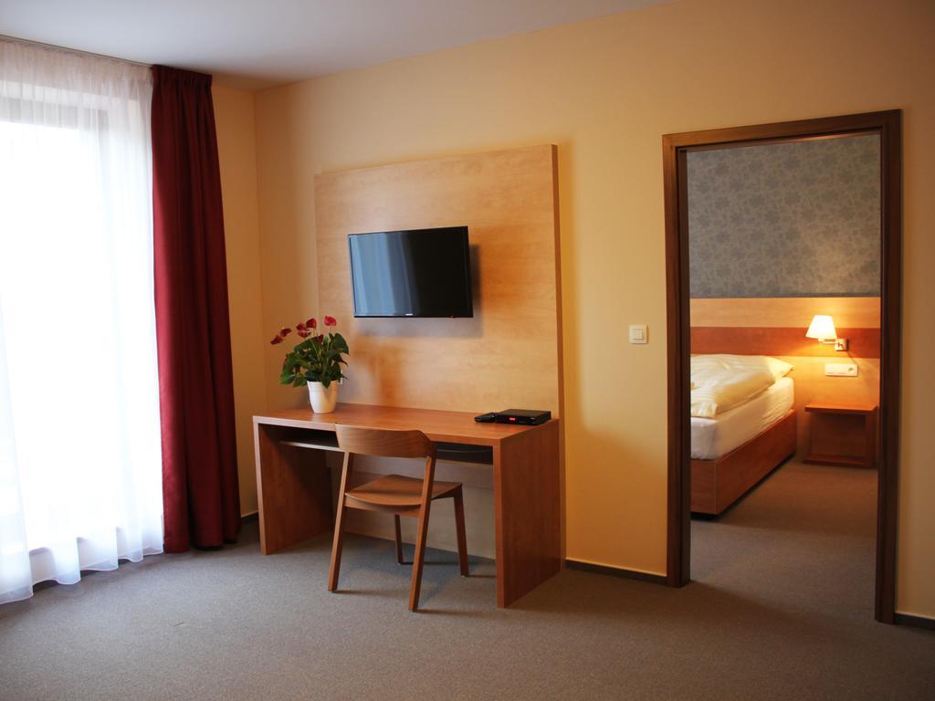 Hotel Toc Lipova Lazne Ruang foto