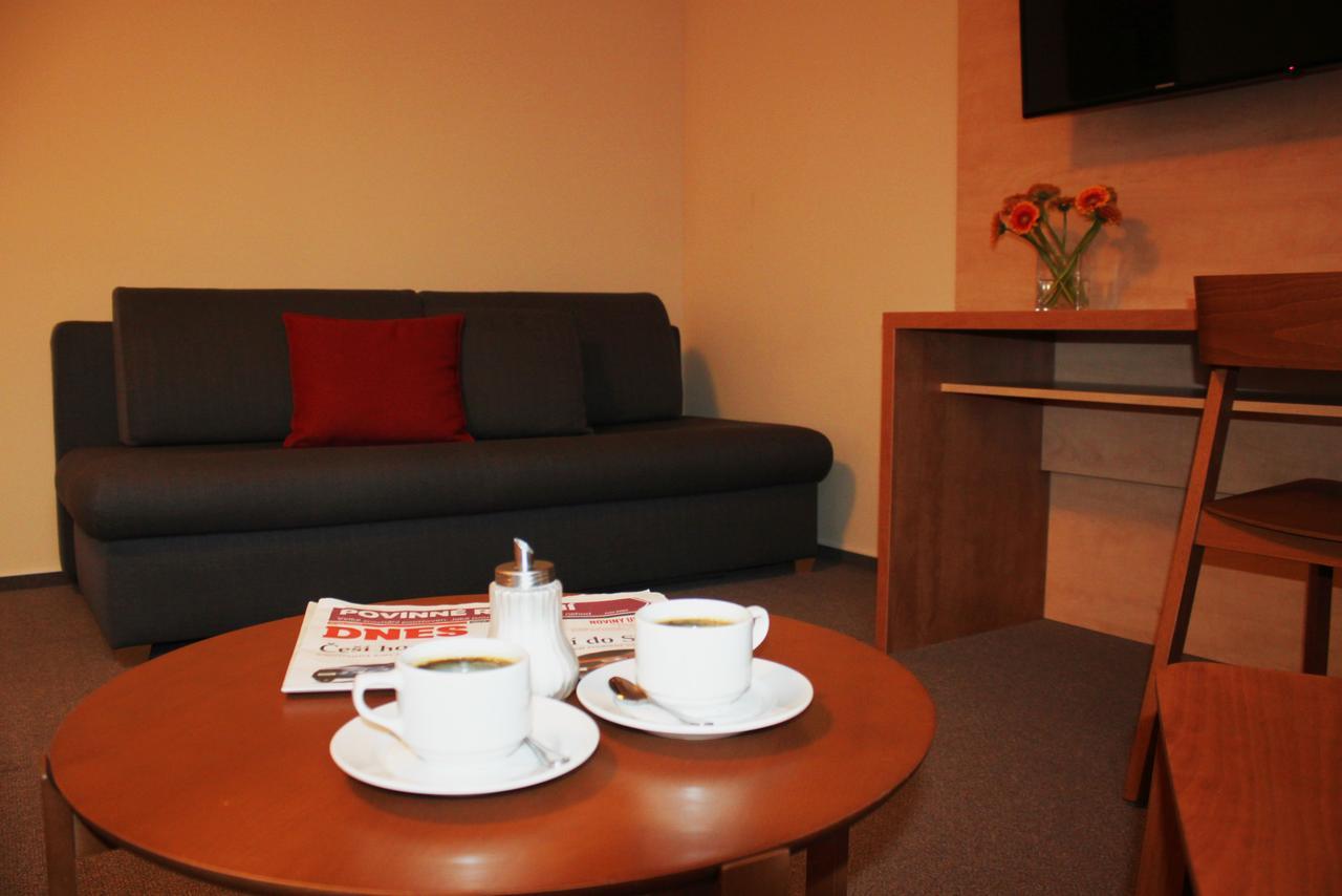 Hotel Toc Lipova Lazne Bagian luar foto