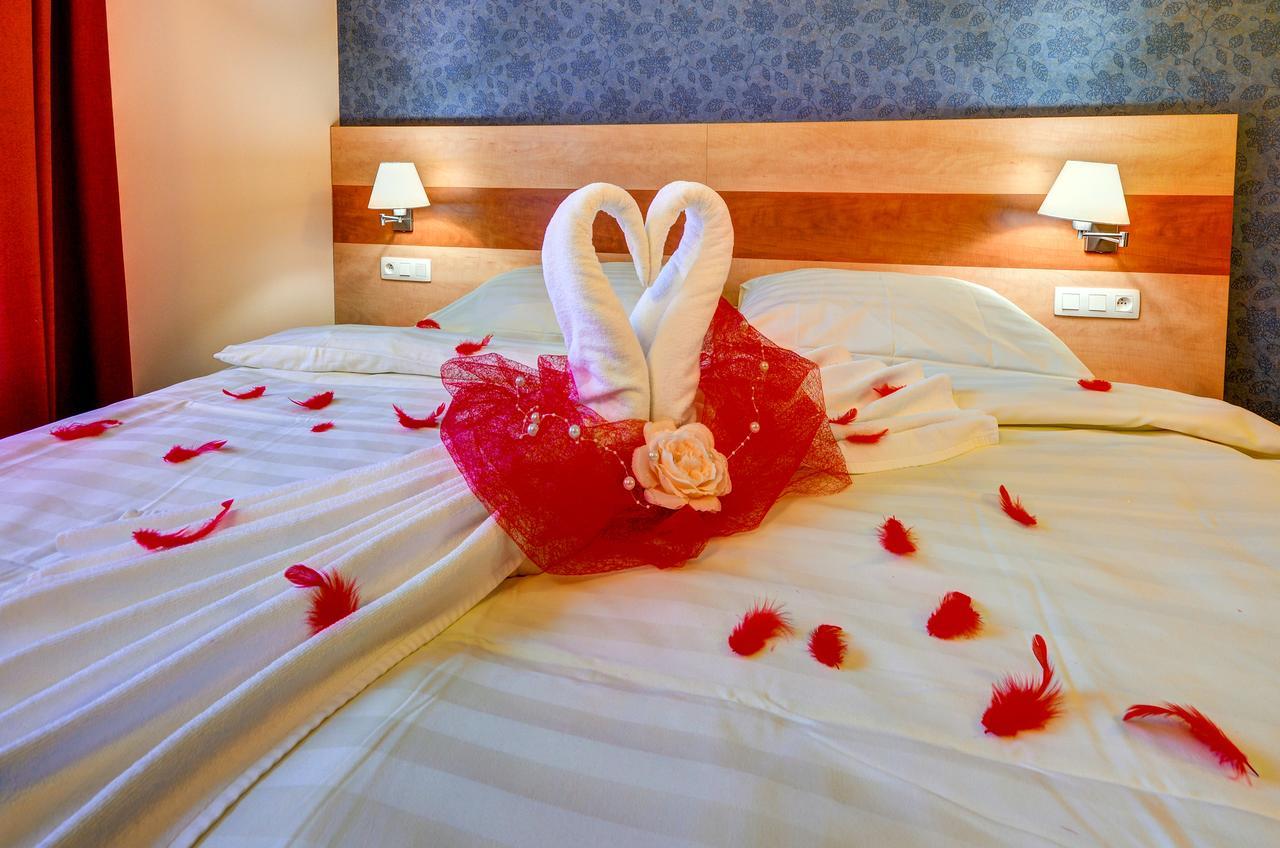 Hotel Toc Lipova Lazne Bagian luar foto